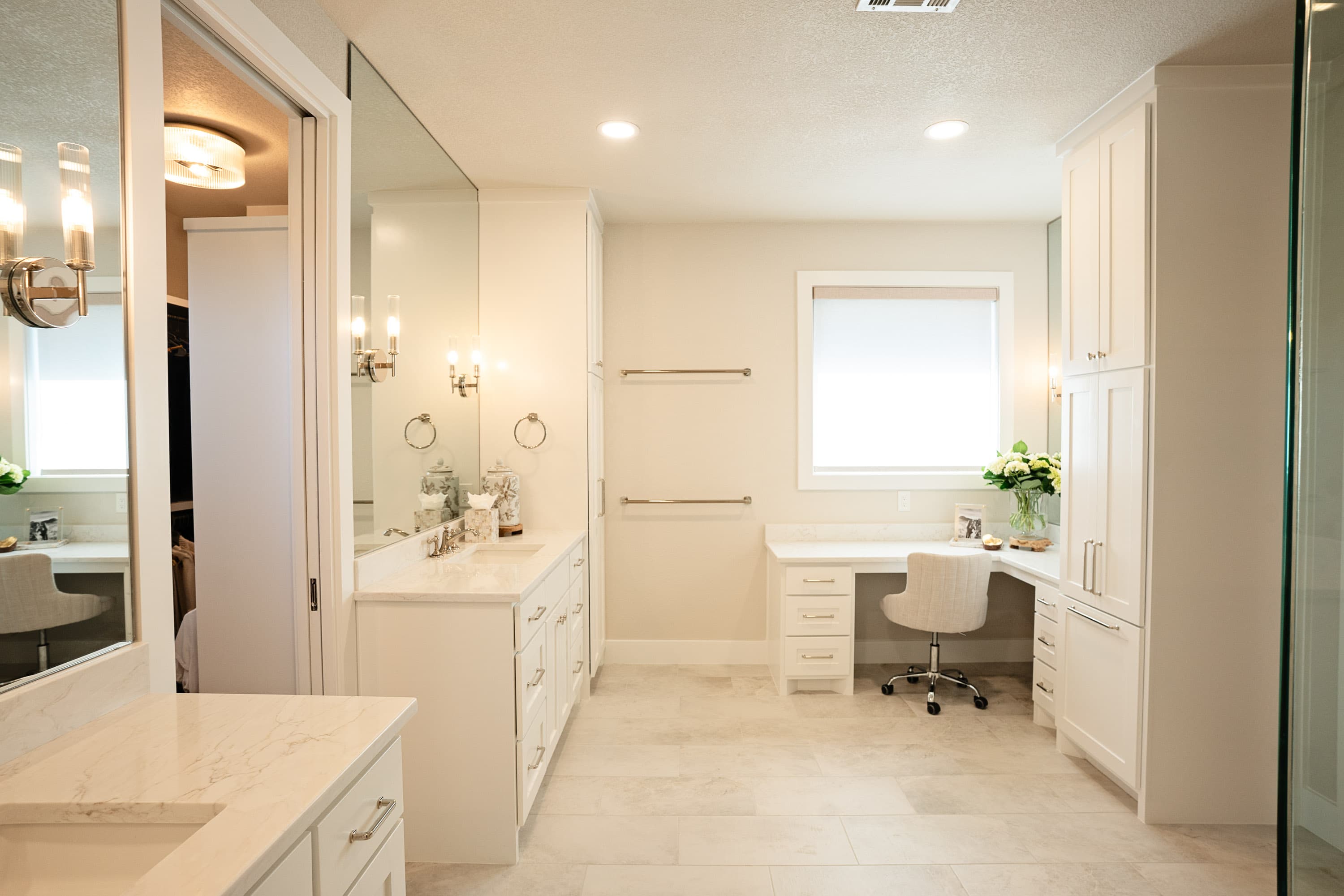 Bathroom, Closet & Mantel - photo 1